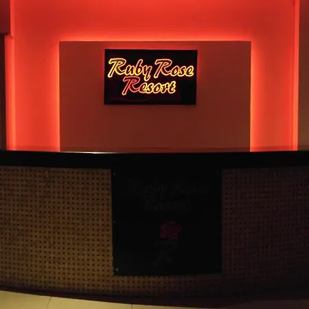 Apartment Ruby Rose *